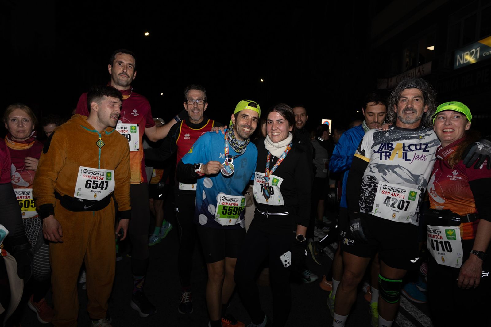 En imágenes: búscate en tu llegada a meta de la Carrera de San Antón 2026 (III)