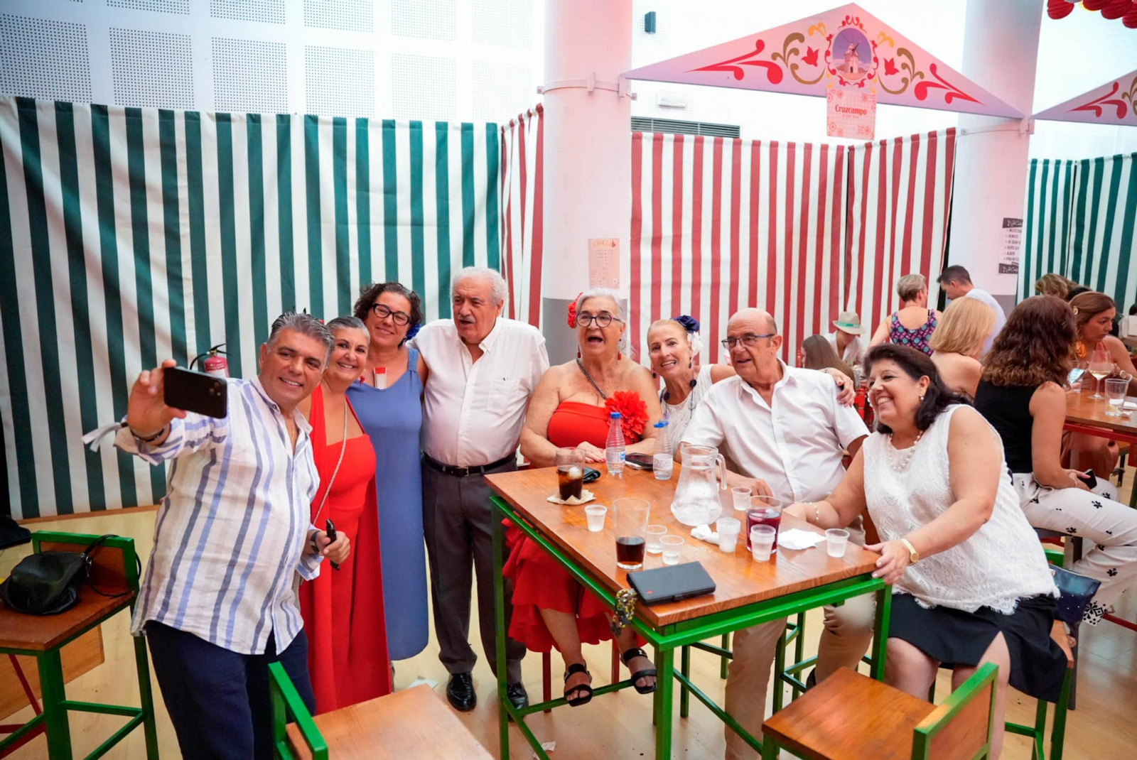 Los almerienses disfrutan del martes en la Feria del Mediodía