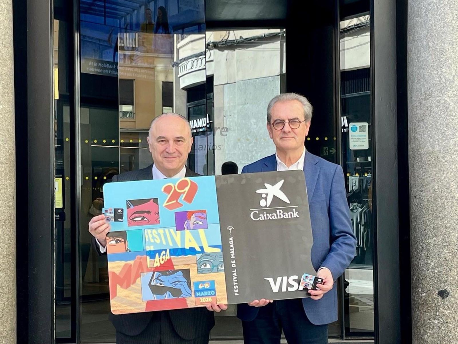 Los representantes de ambas instituciones en la presentación de la iniciativa.