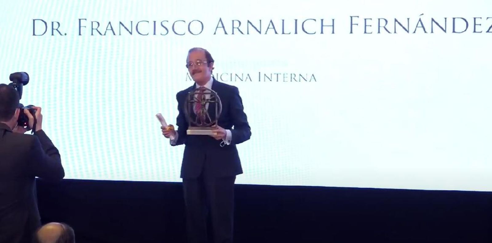 El doctor granadino Francisco Arnalich,  el profesional más reputado de toda España en Medicina Interna