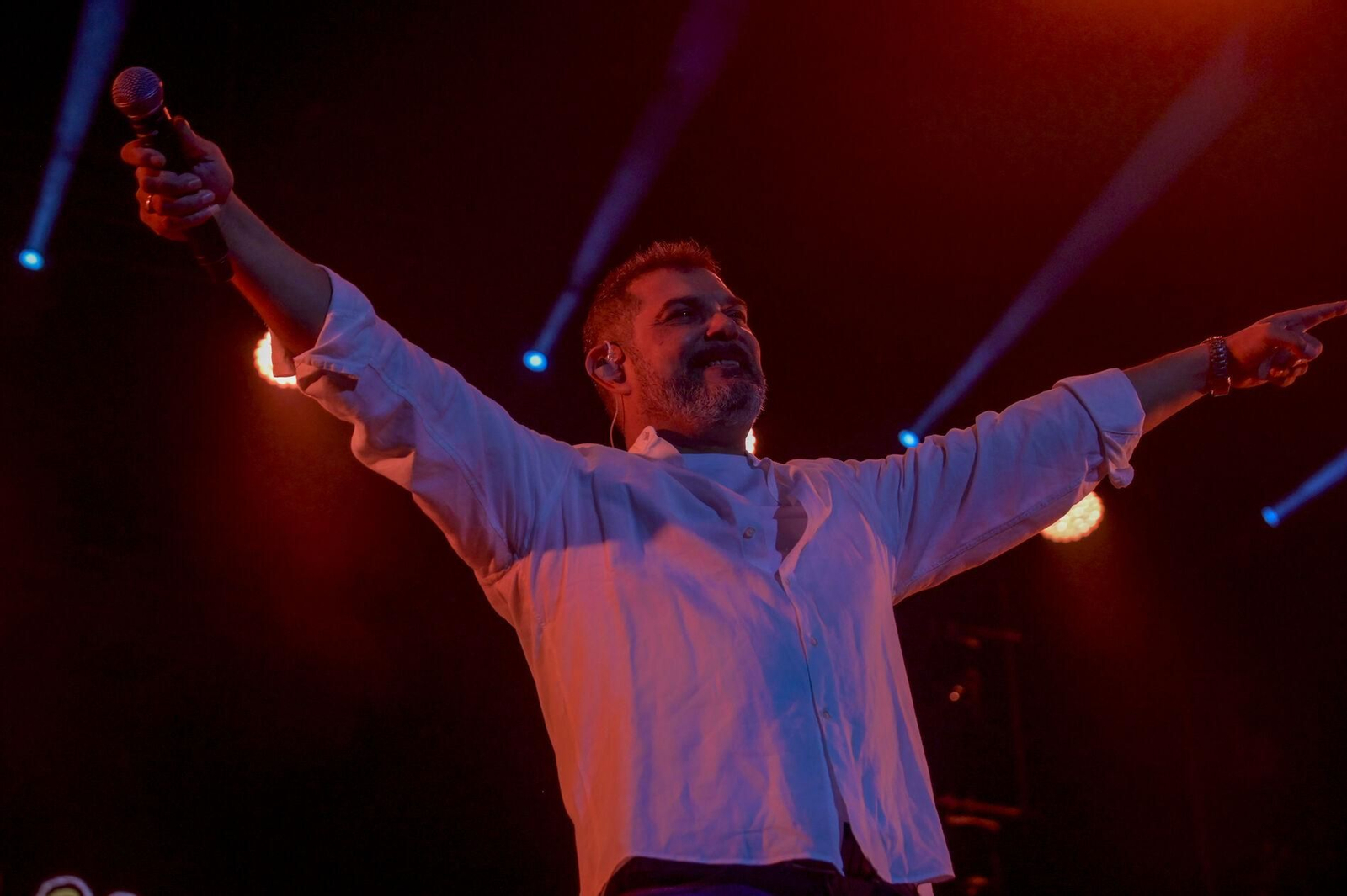 Así fue el concierto, bajo la lluvia, de Los Chichos en Granada