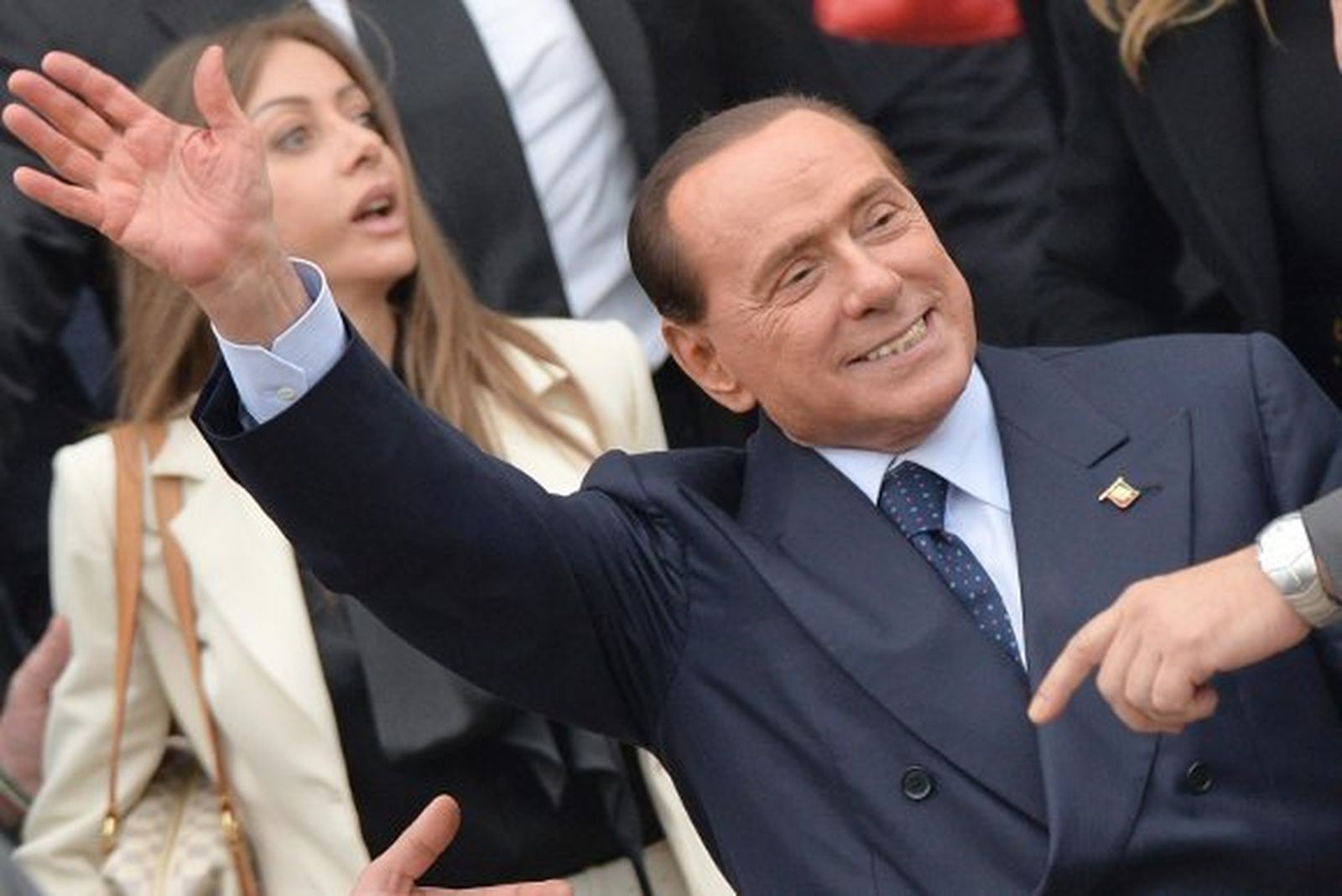 Berlusconi, declarado en rebeldía en la apertura del juicio por la compra de votos