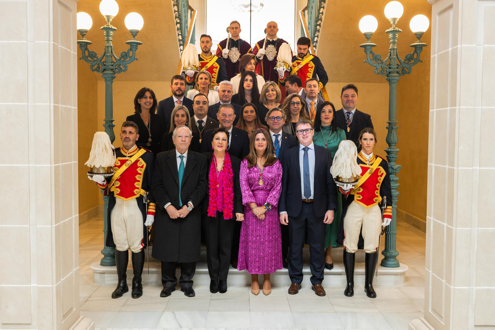 Carmen Linares es distinguida como hija predilecta