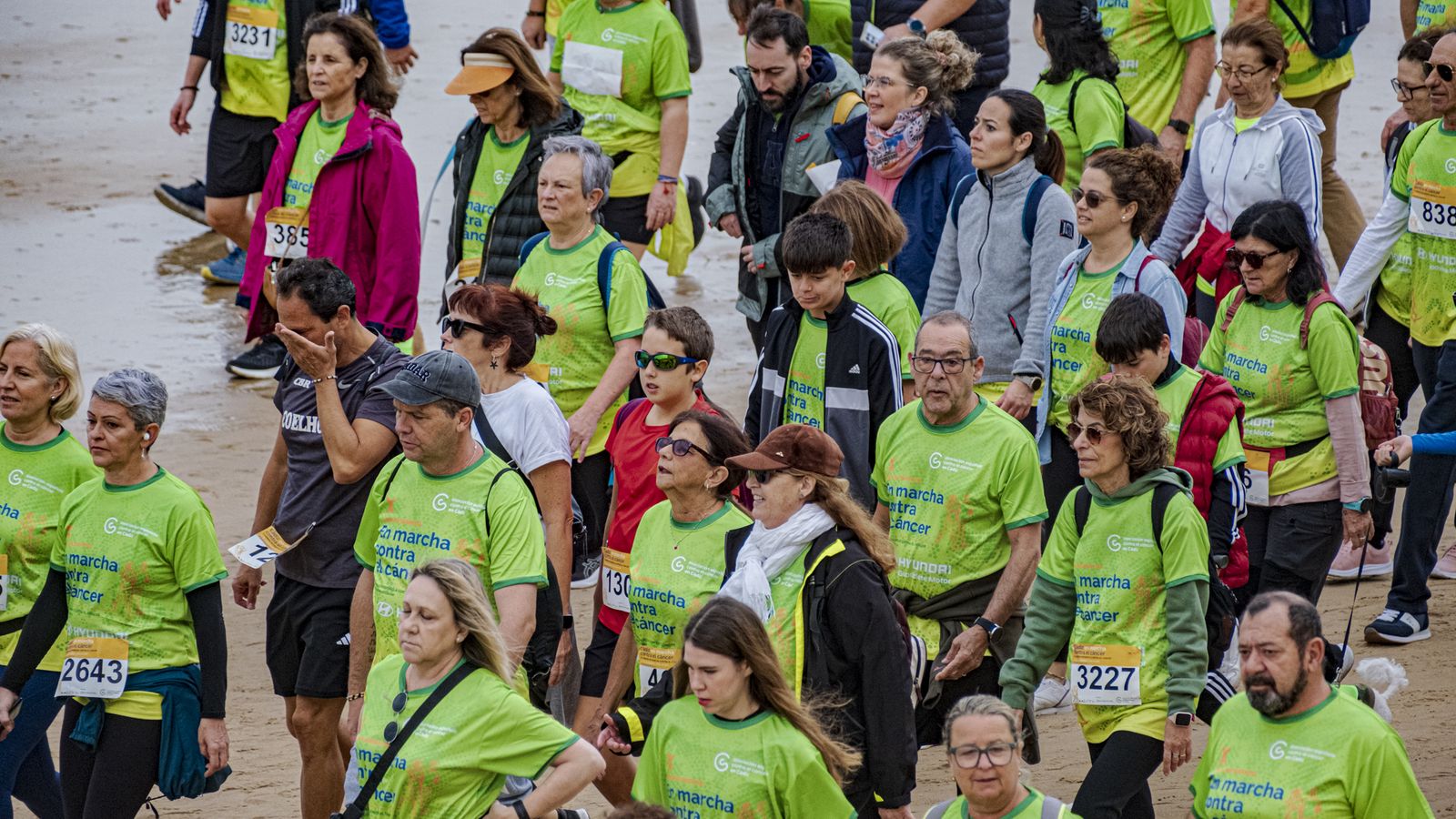 Búscate entre las fotos de la X carrera Cádiz en marcha contra el cáncer