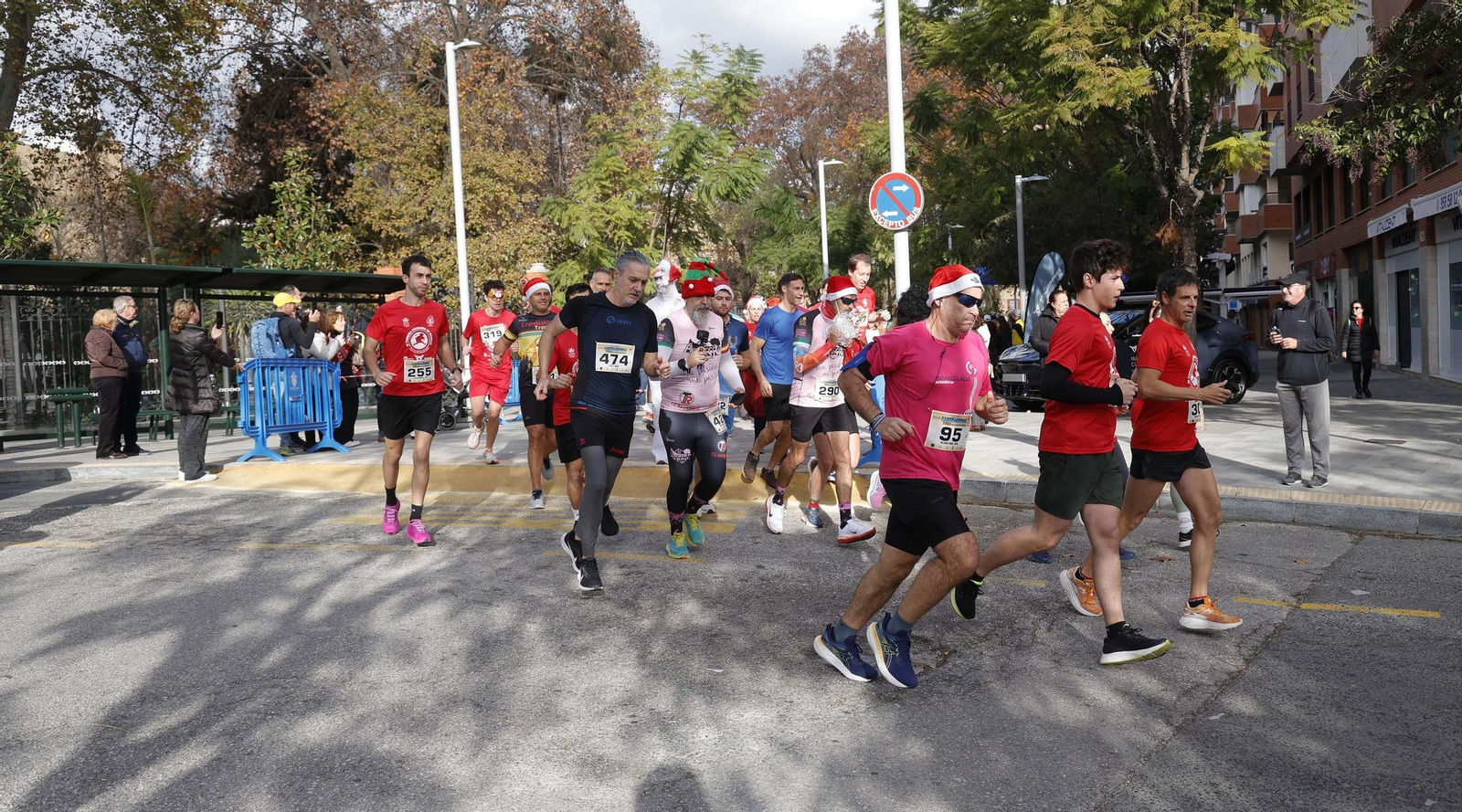 Búscate en la XI Carrera Solidaria de Navidad de Algeciras