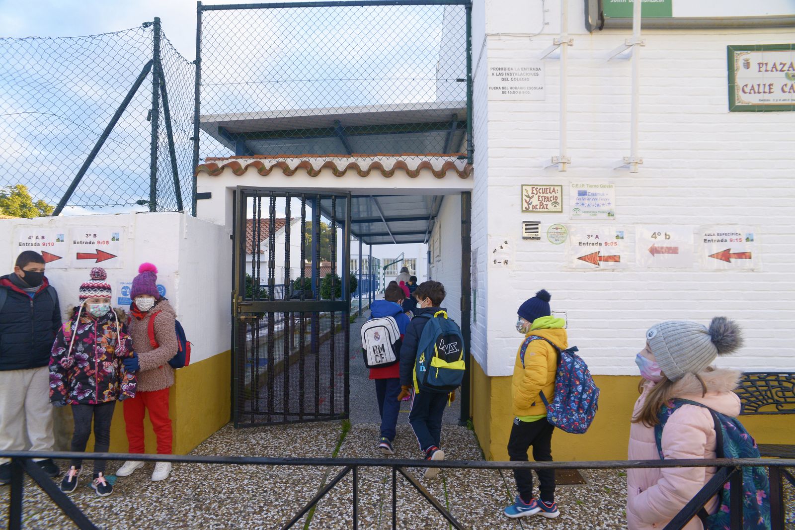Primer día de colegio y  de alerta de grado 4 en Castellar
