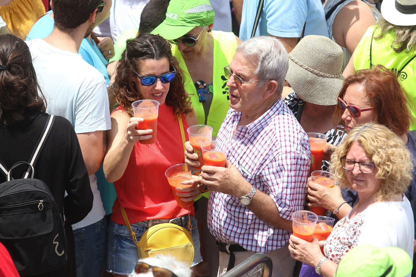 Fotogalería del récord Guinnes del gazpacho más grande del mundo