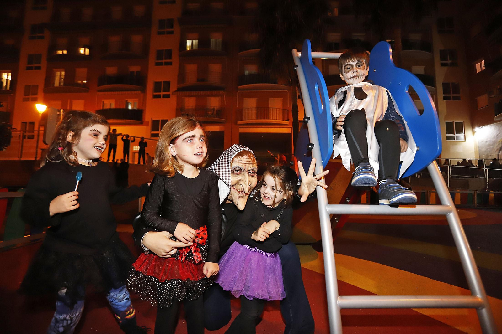 Ambiente de Halloween en las calles de Huelva