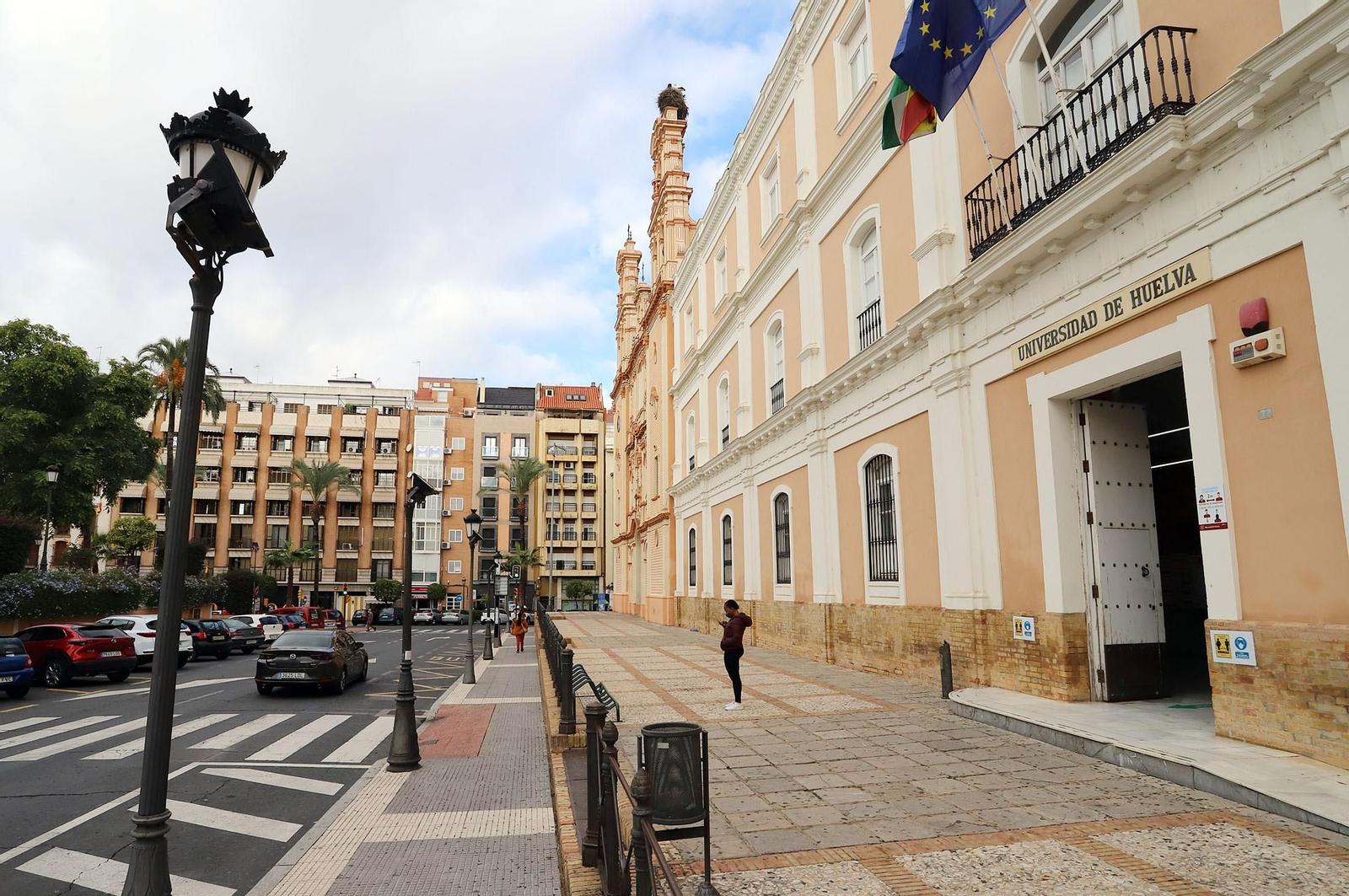Fachada de la Facultad de Empresariales, antiguo convento mercedario, junto a la catedral.