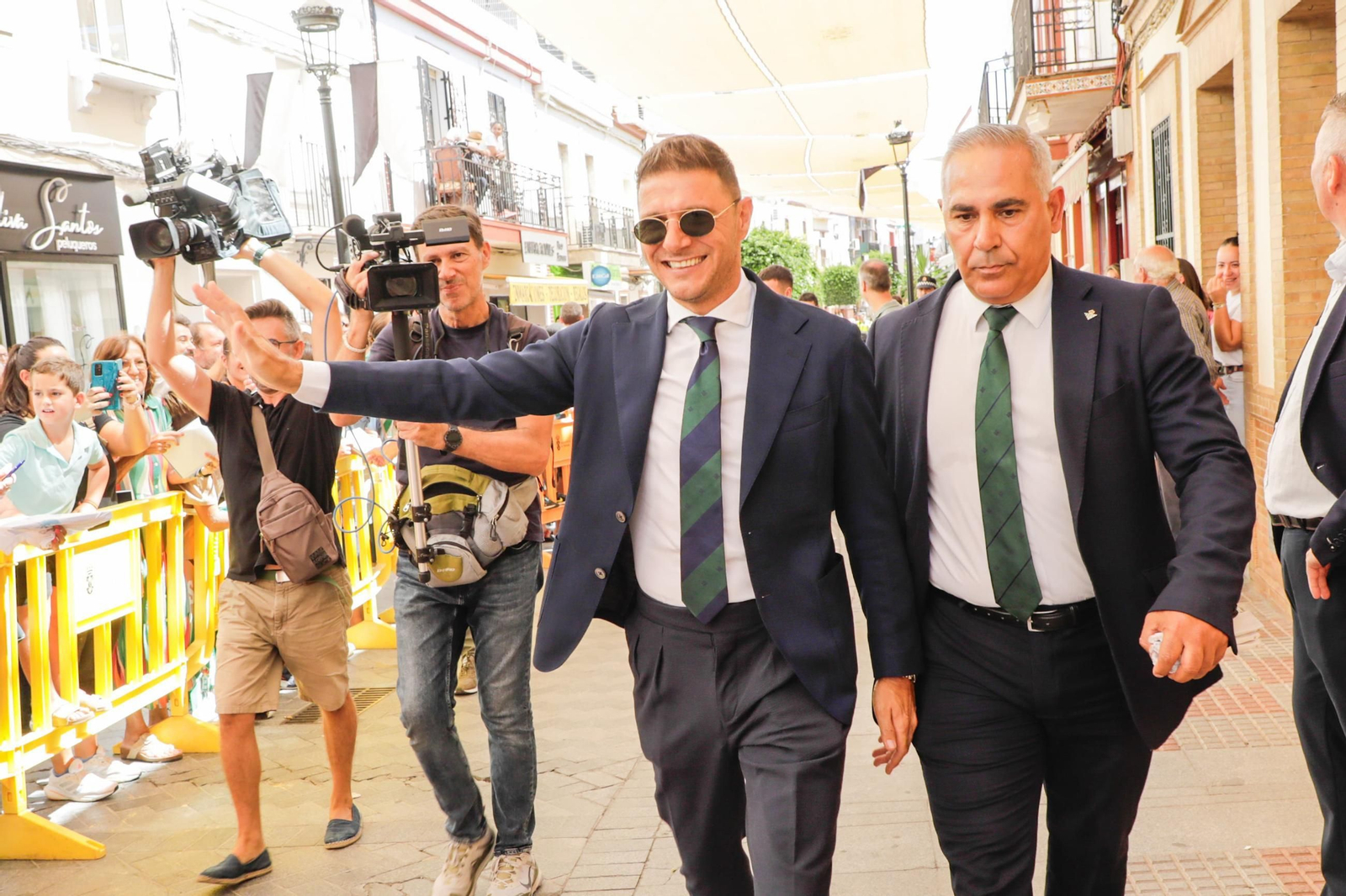 Joaquín, aclamado por los béticos tomareños.