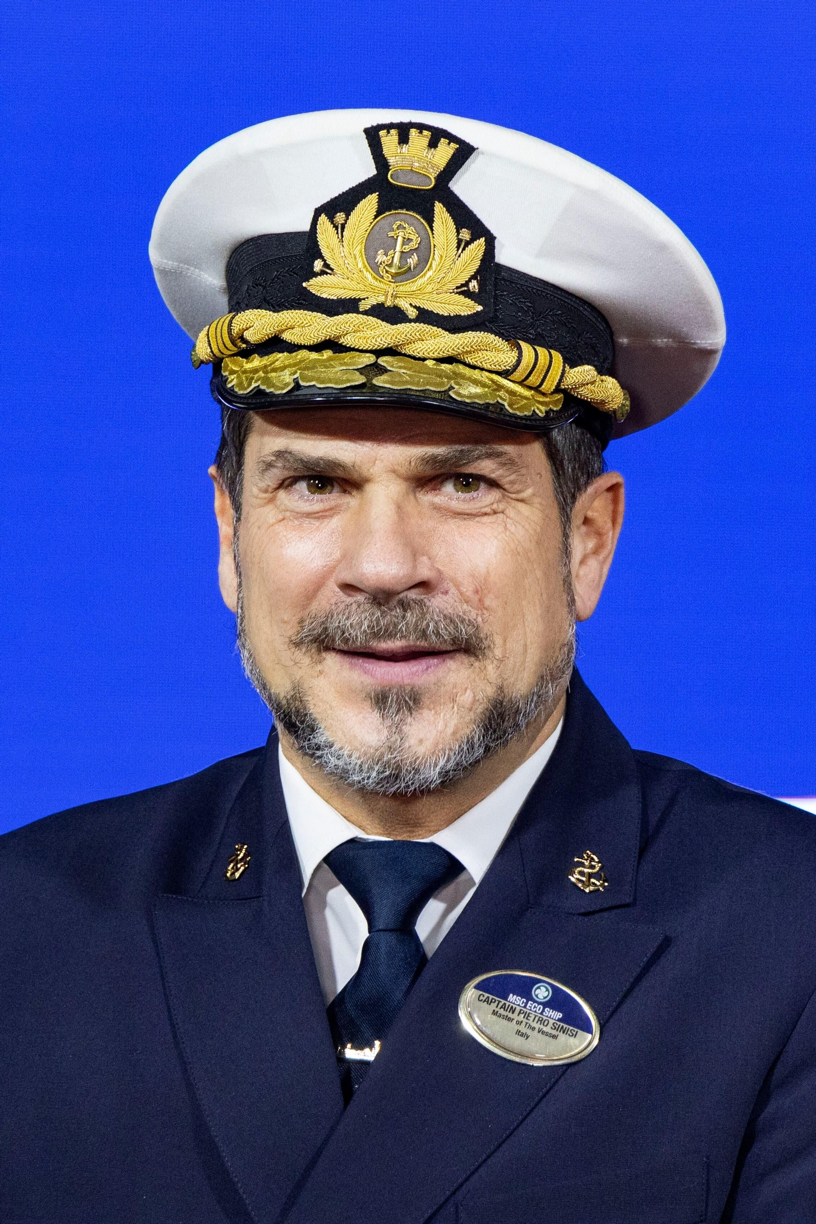 Imágenes de la visita del crucero MSC Euribia al puerto de Cádiz