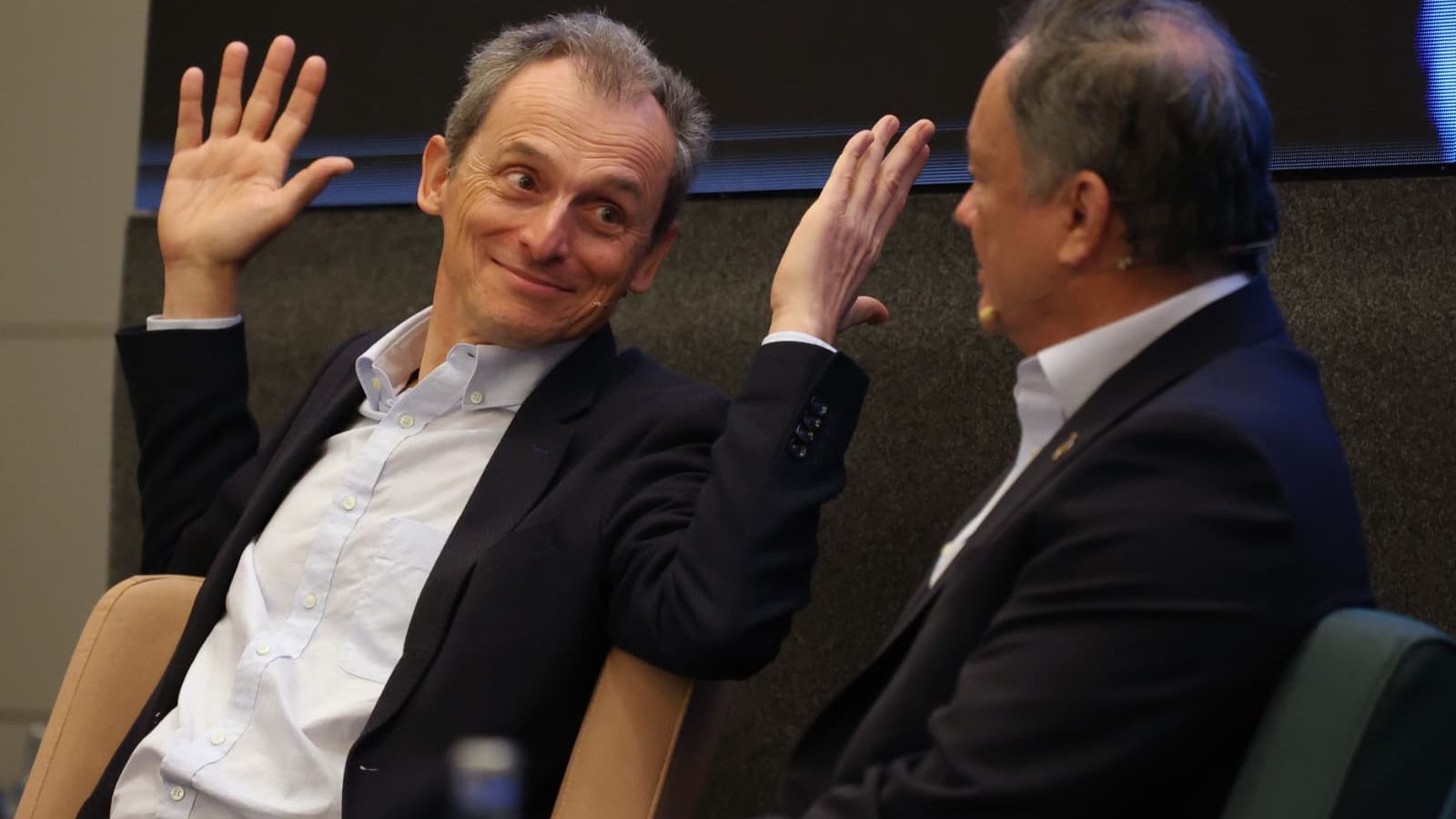 Pedro Duque y Michael López-Alegría, primeros astronautas españoles en ir al espacio, reflexionan sobre los paseos espaciales