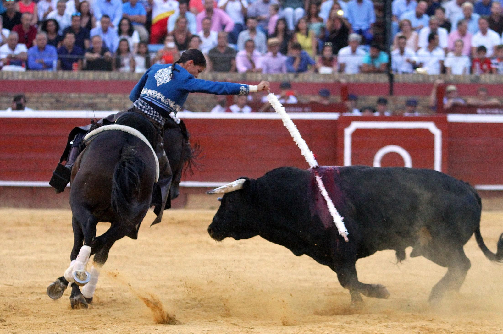 Imágenes de la corrida de rejones de Pablo Hermoso de Mendoza, Andrés Romero y Lea Vicens.