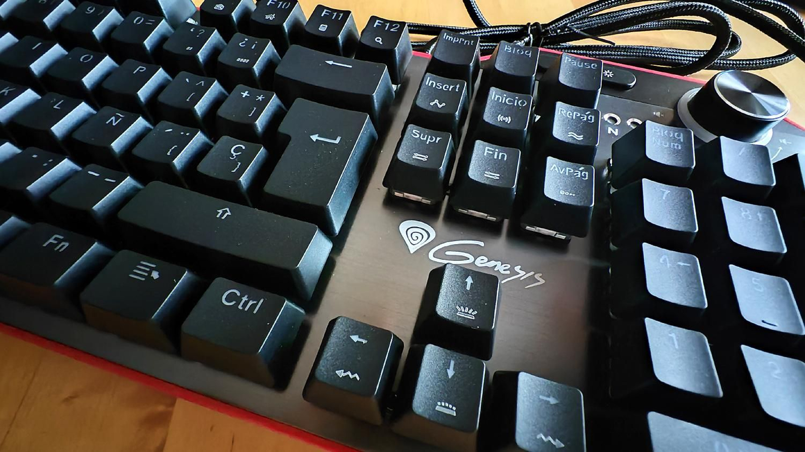 Teclado gaming Genesis RX85 RGB