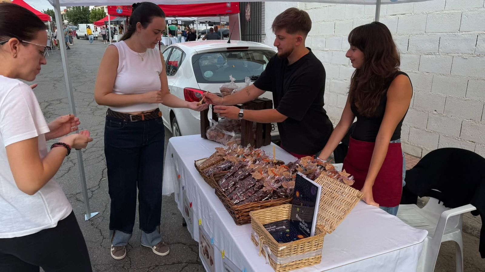 XIV Ecomercado de Abla, todo un escaparate para los productos de cercanía, en imágenes