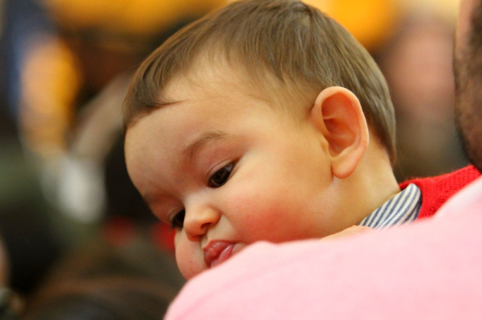 El Rocío celebra La Candelaria con la presentación de los niños a la Virgen, en imágenes
