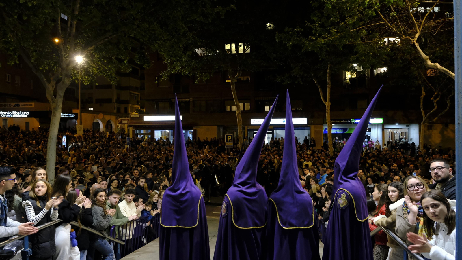 Pasión vuelve a su Iglesia de Santa Teresa azotada por la lluvia