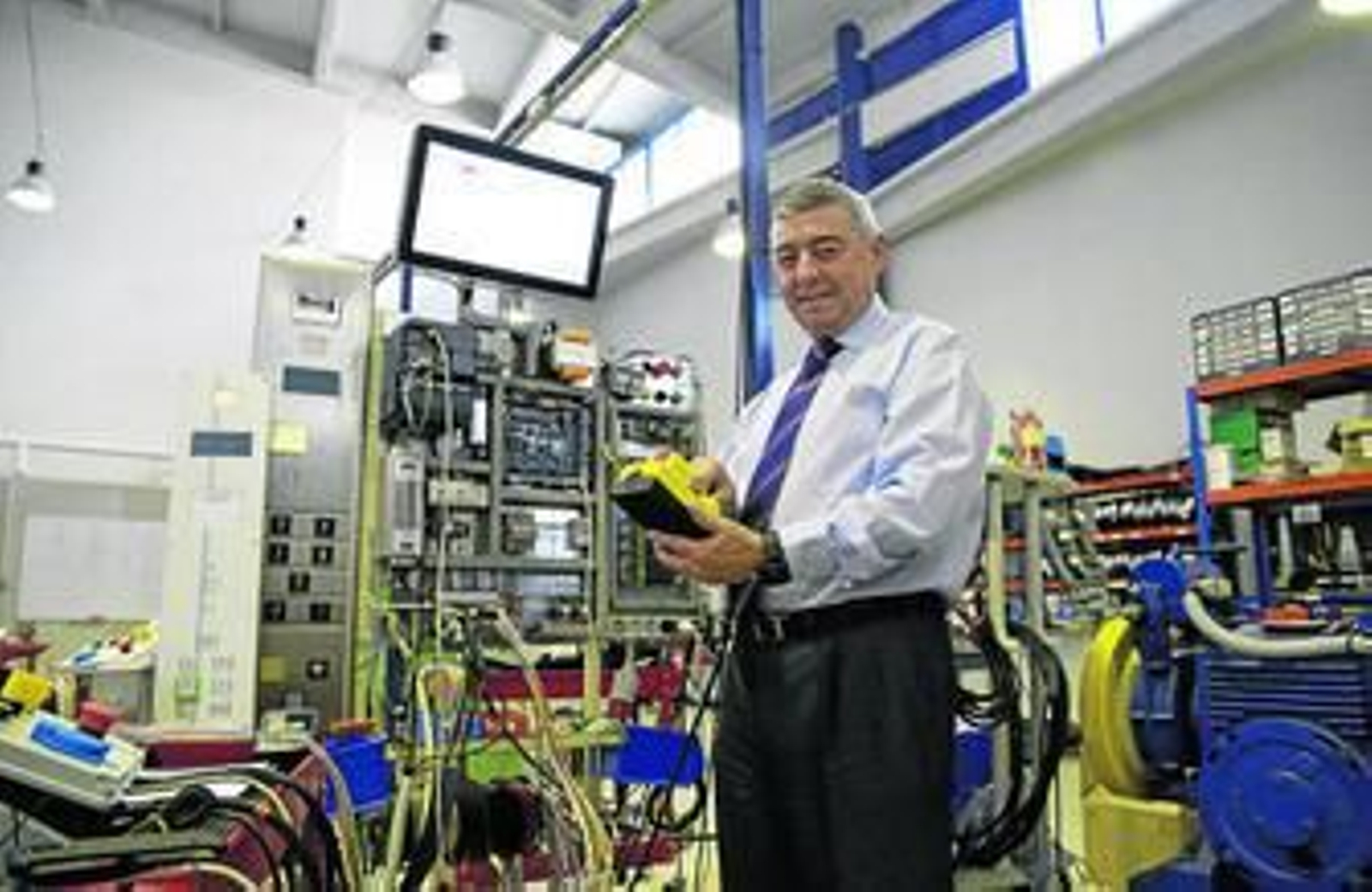 Salvador Alarcón, director general de la empresa, posa para este diario en las instalaciones de la compañía en el PTA.