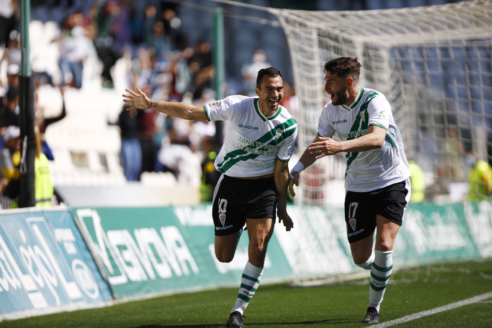 La victoria del Córdoba CF ante el Mensajero, en imágenes