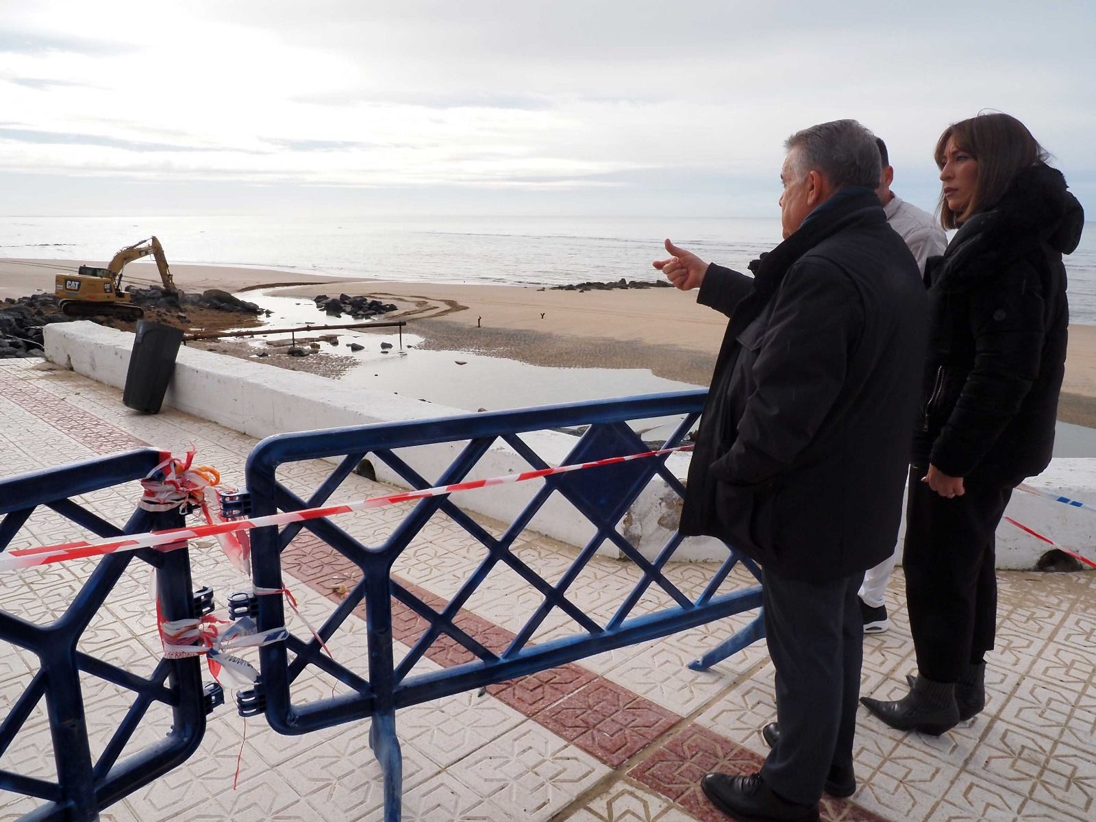 Las fotos de los destrozos del temporal en el paseo marítimo de Matalascañas