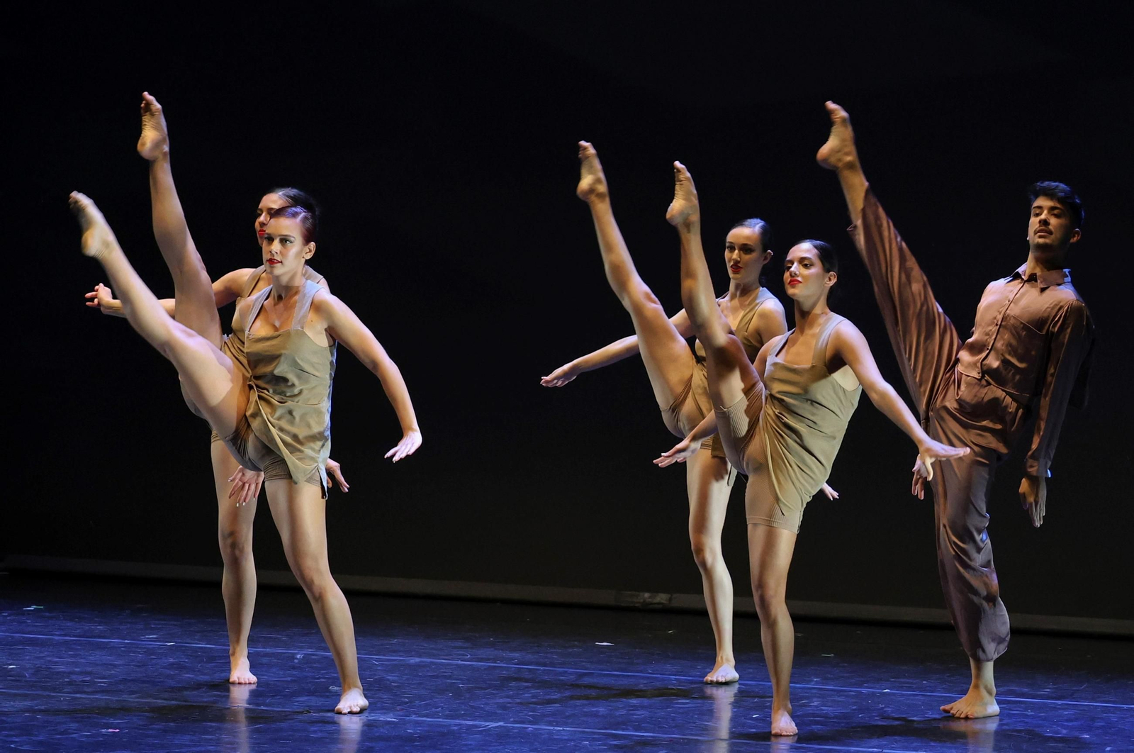 La danza alza el vuelo en el Conservatorio Ángel Pericet de Málaga, en imágenes