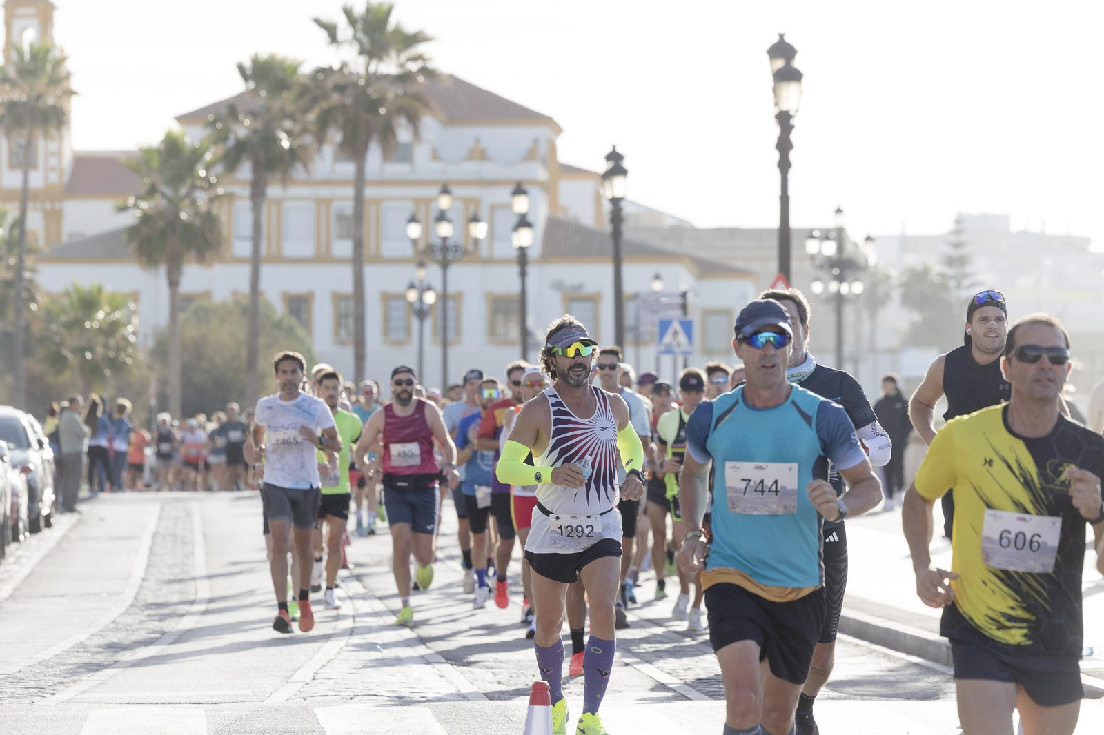 Búscate en las imágenes de la "II Media Maratón Ciudad de Cádiz"