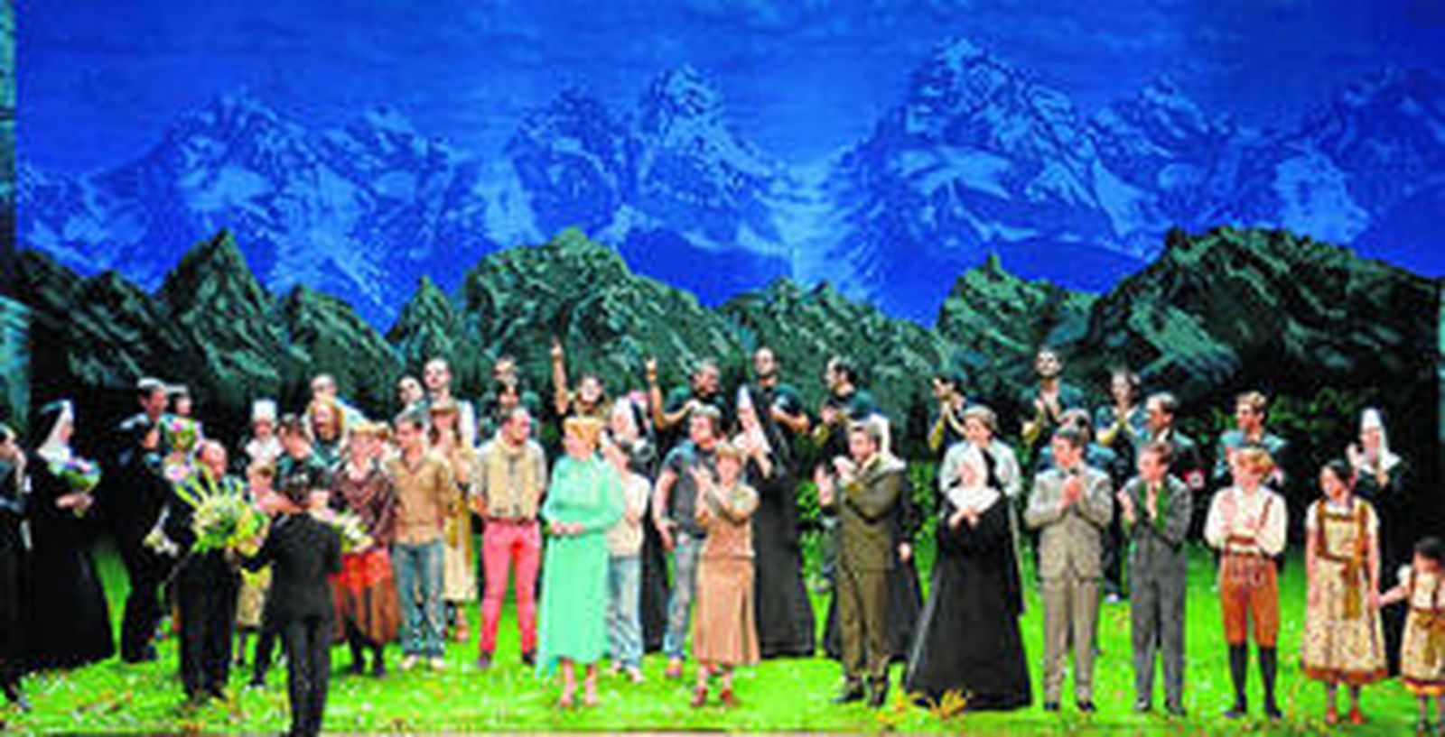 Veinticuatro intérpretes integran el elenco de cantantes y actores principales del musical.