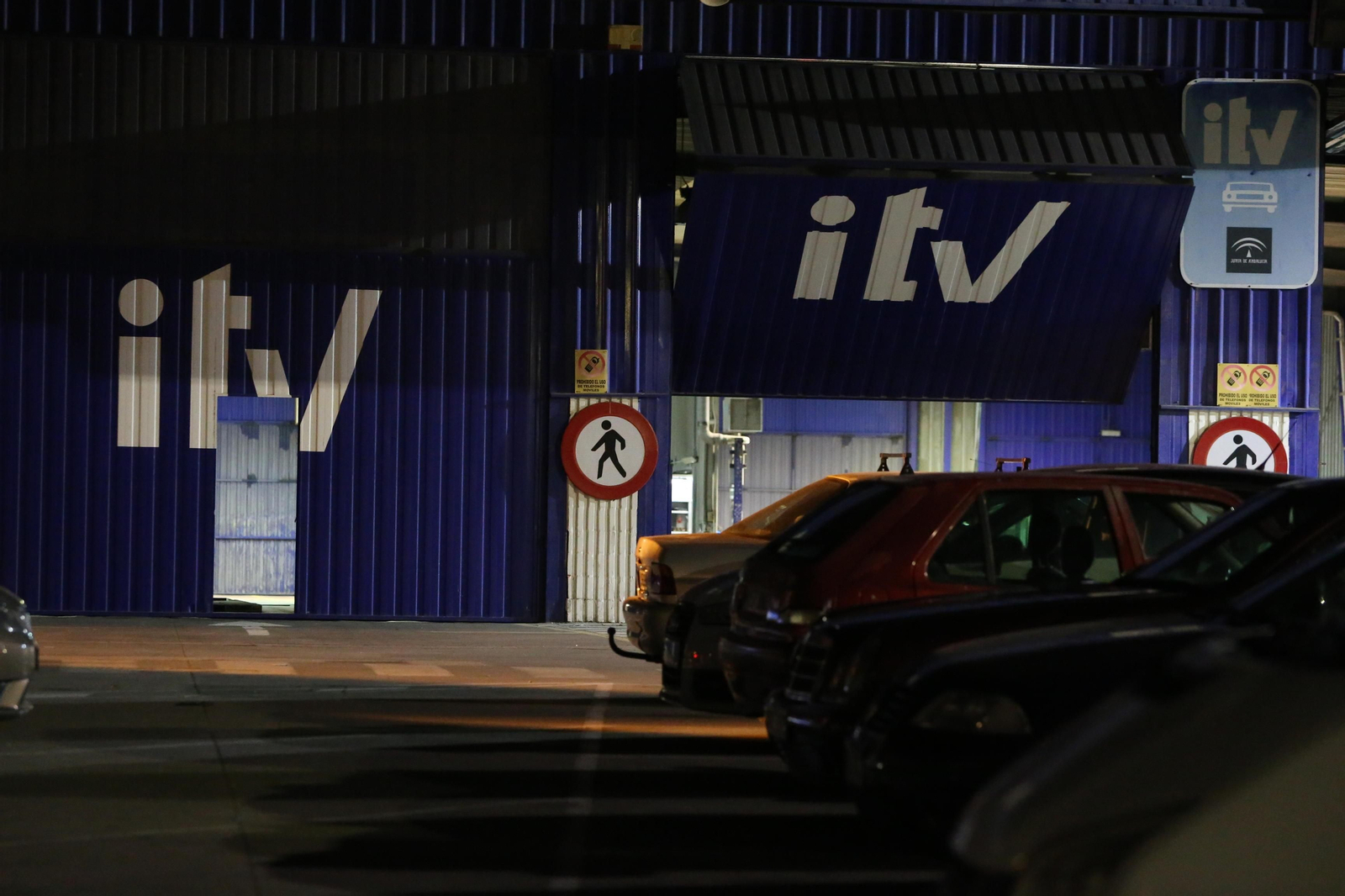 La estación de la ITV de Algeciras, a primera hora de la mañana.