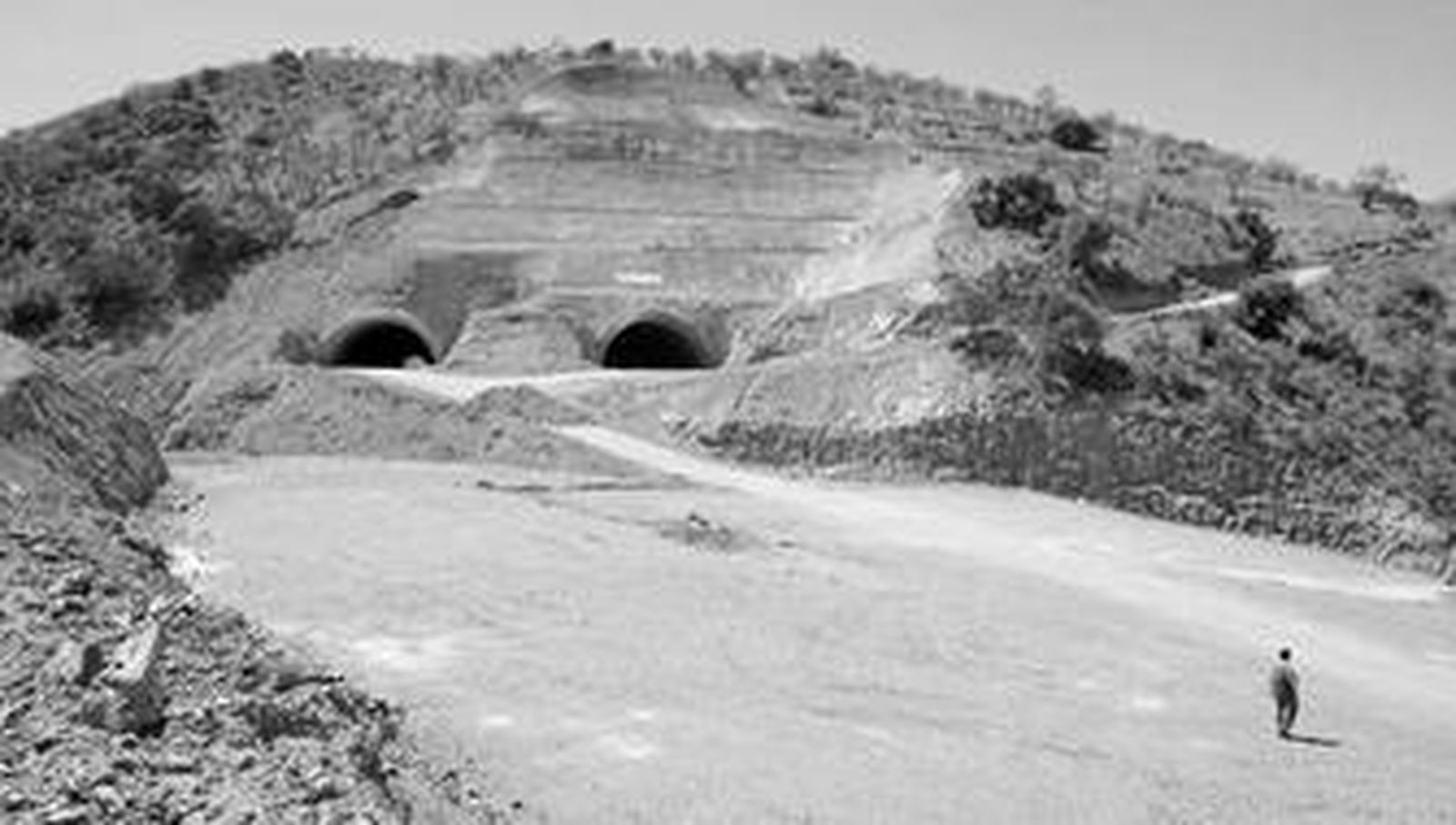 Las obras de la autopista de Las Pedrizas siguen abandonadas, como demuestra esta imagen tomada el viernes.