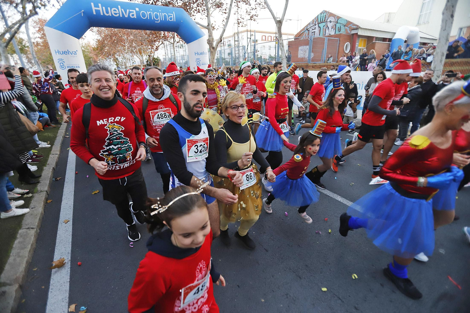 Imágenes de la XIII carrera de San Silvestre en Huelva