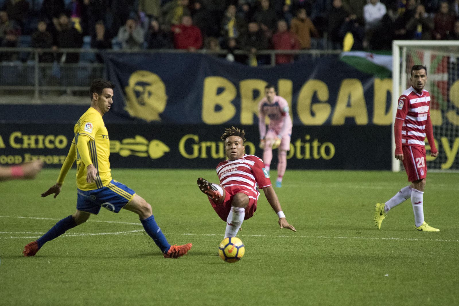 Kunde, durante el partido que el Granada perdió en Cádiz (1-0) al inicio de 2018