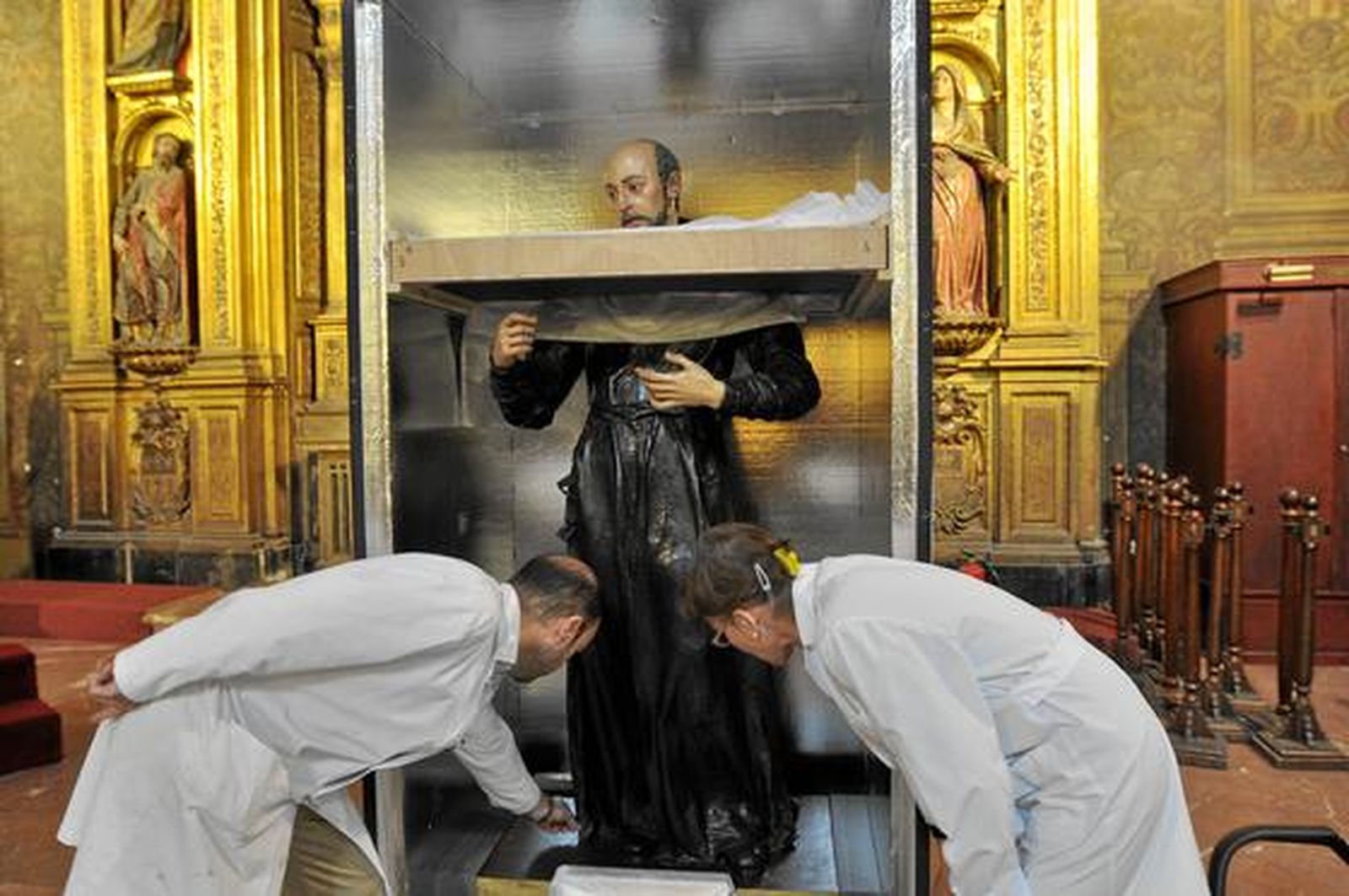 La talla de Martínez Montañez, que representa a San Ignacio (1610), regresa a la Iglesia de la Anunciación.

Foto: Manuel Gómez