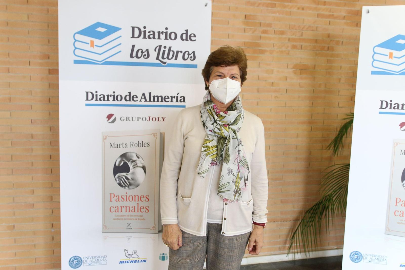 Fotogalería Diario de los Libros, con Marta Robles y su obra 'Pasiones carnales'