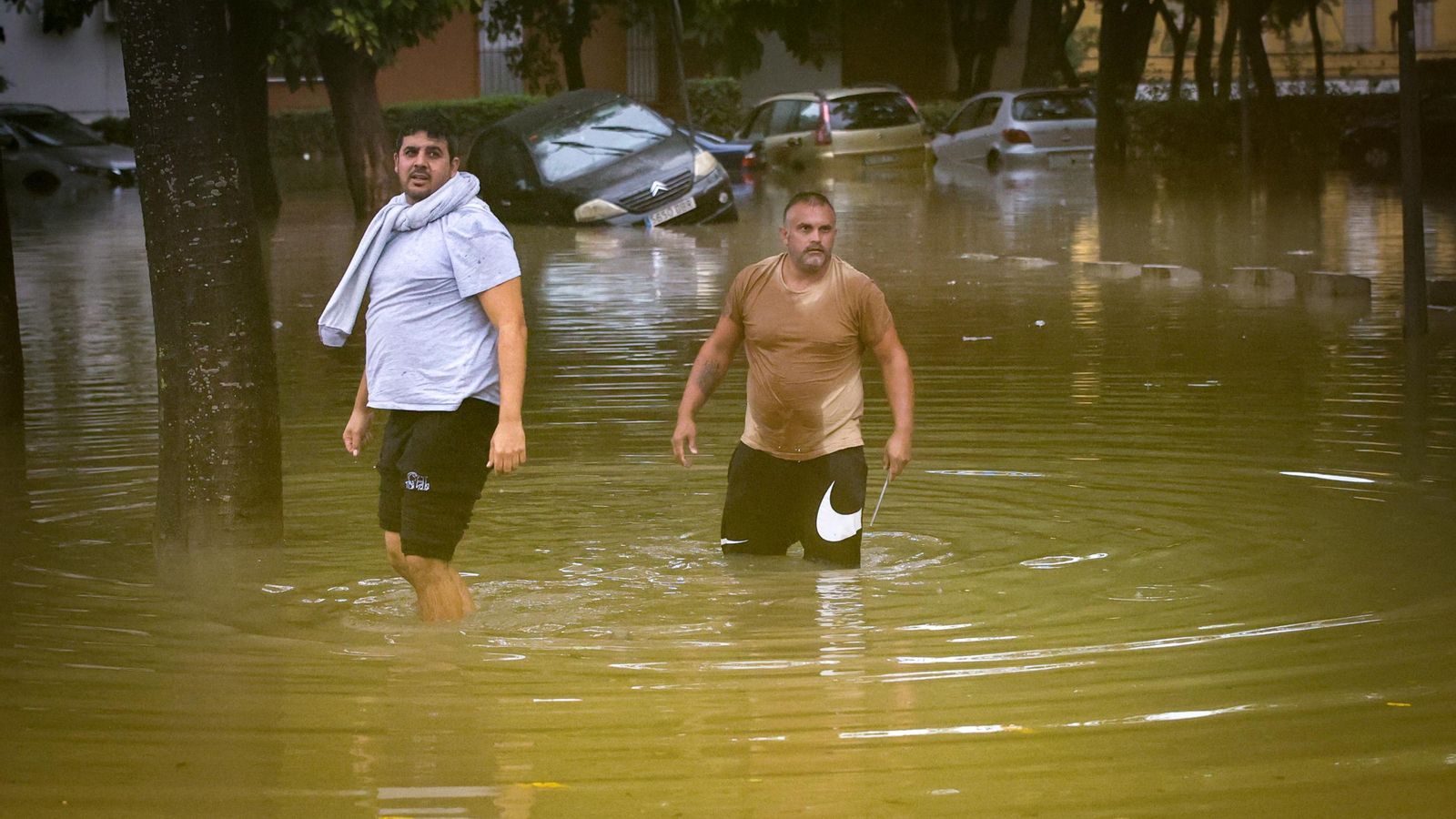 Imágenes del paso de la Dana, inundaciones, destrozos y caos por todo Jerez