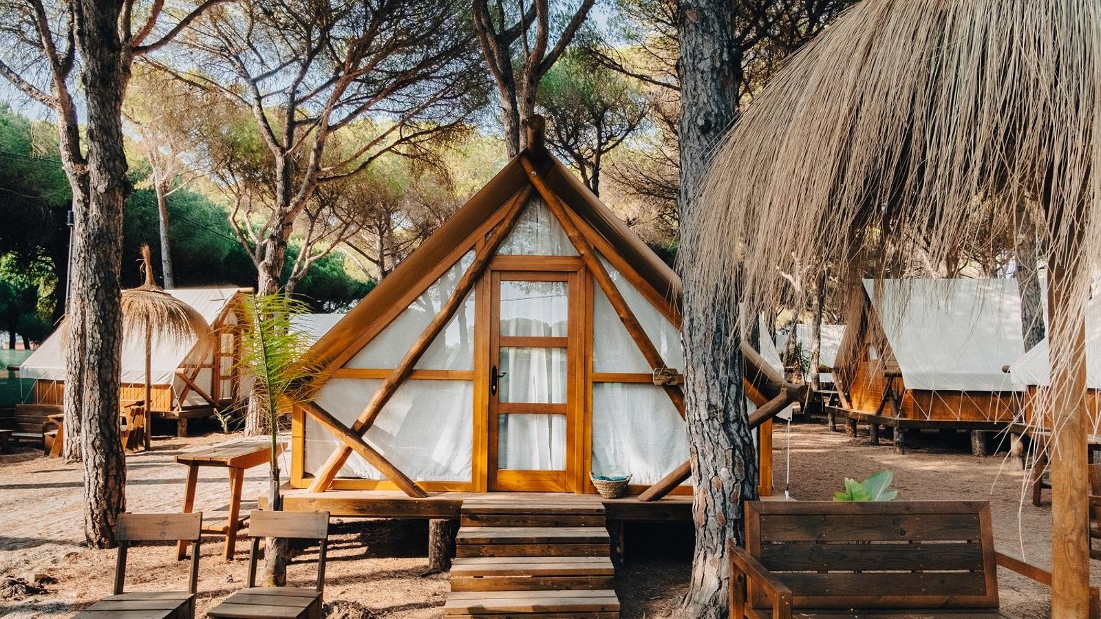 Los alojamientos glamping de TAIGA Conil te permiten disfrutar de todas las comodidades en mitad de la naturaleza