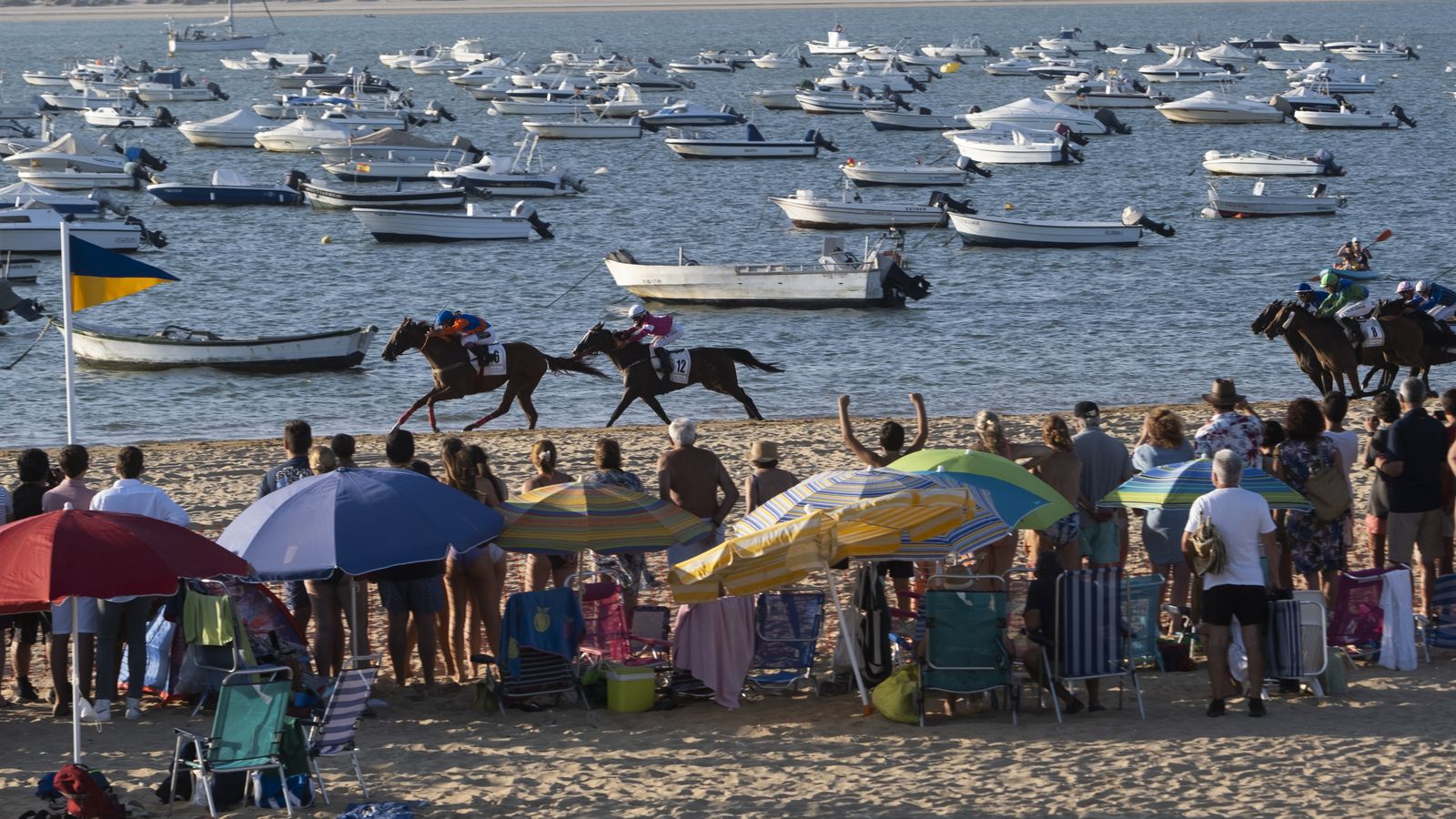 Las carreras de caballos en Sanlúcar en imágenes.