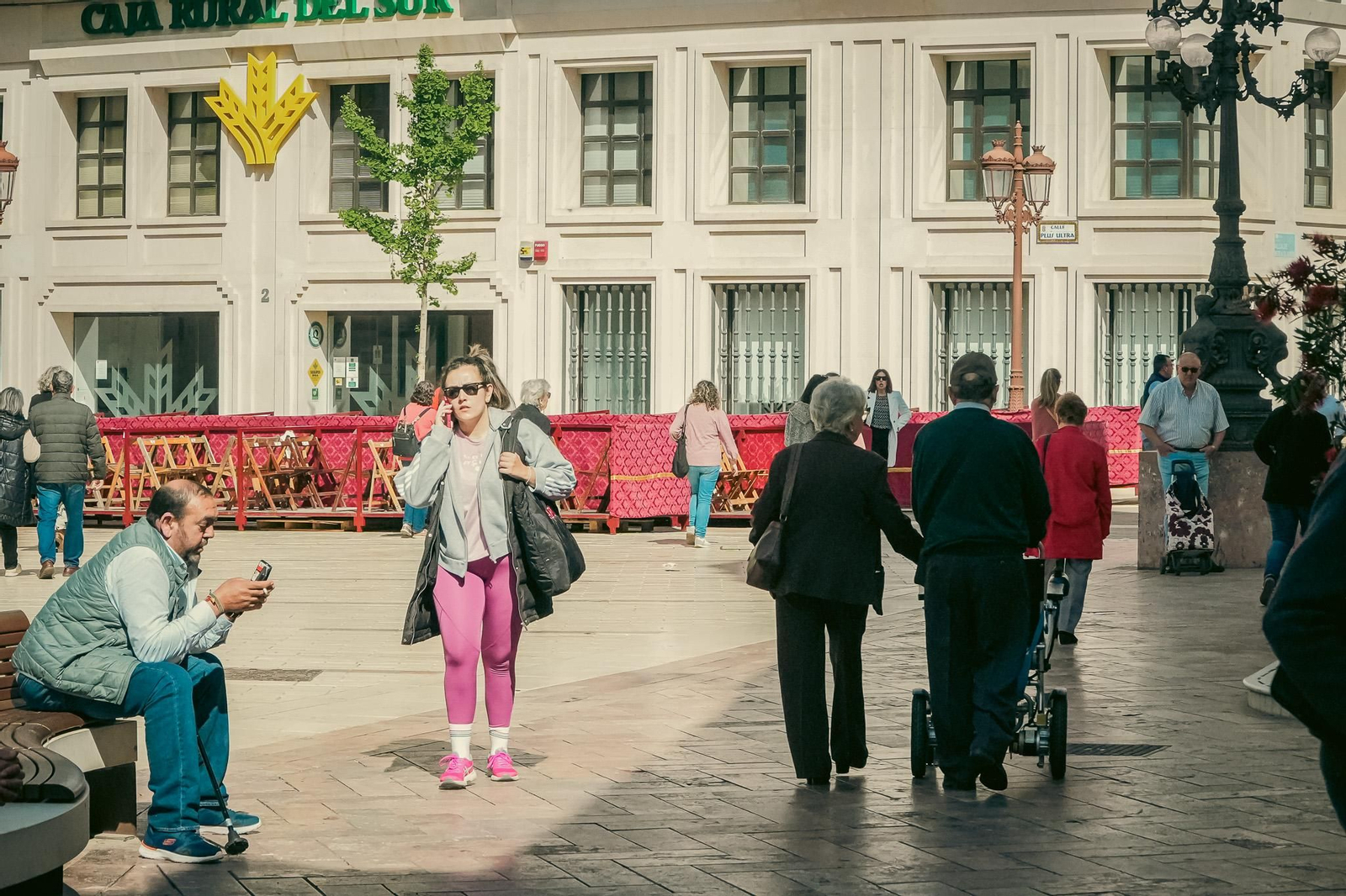 Imágenes del lunes 14 de abril en Huelva