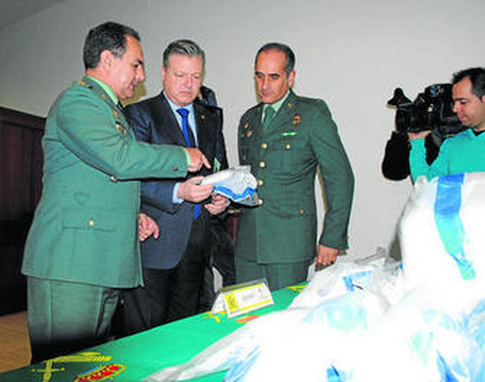 El coronel Criado, el subdelegado del Gobierno y el alférez Ordóñez.