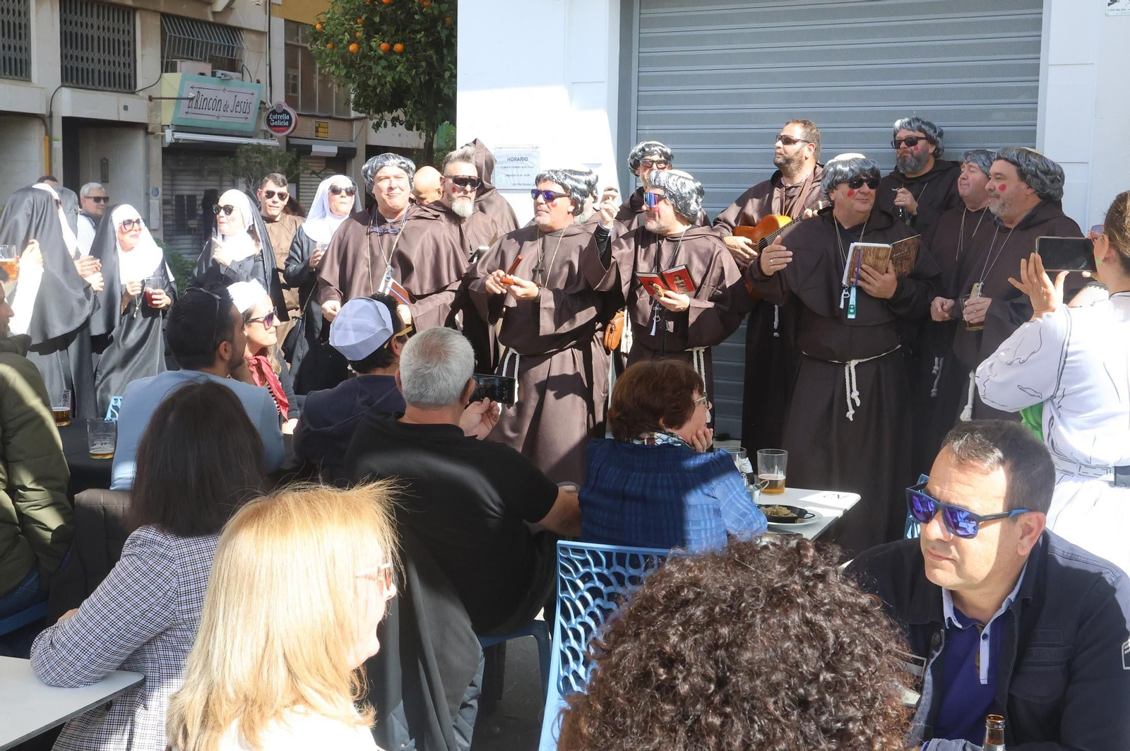 Imágenes del gran ambiente en el carrusel de agrupaciones del Carnaval Colombino 2024