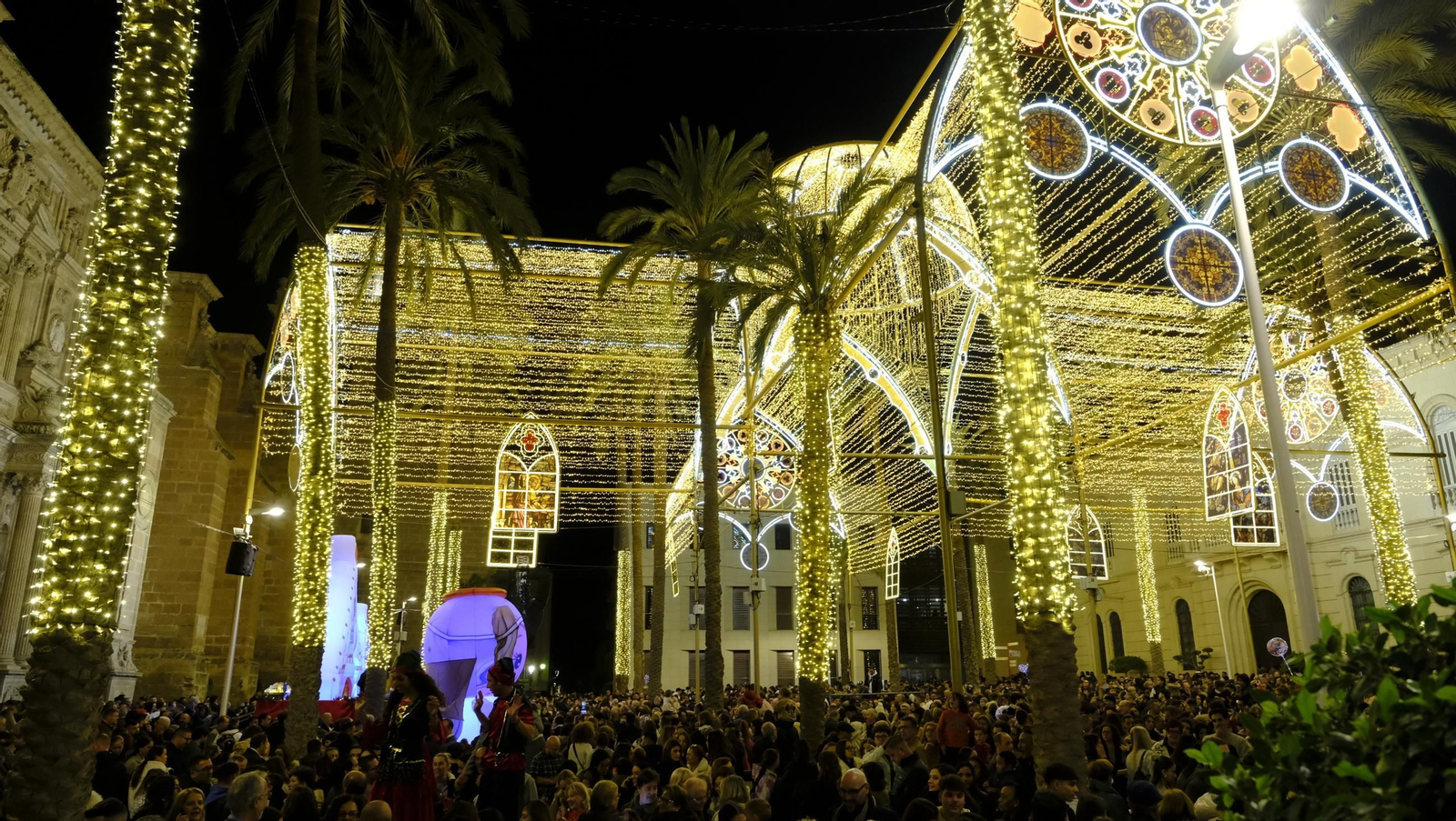 Las mejores imágenes del encendido navideño en Almería