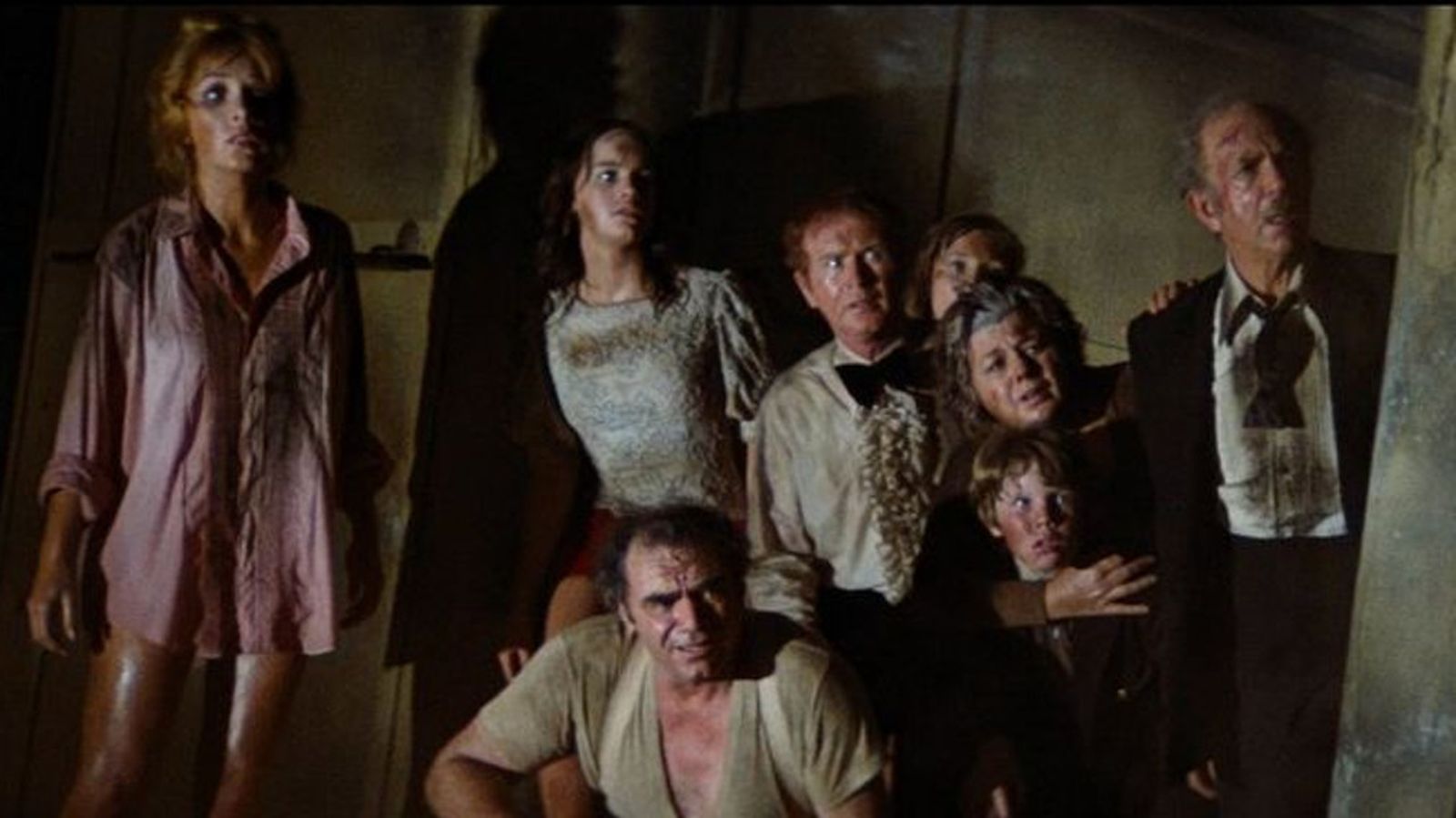 'La aventura del Poseidón' (Ronald Neame, 1972). Otro título mítico del cine de catástrofes, y con un reparto rotundo: Gene Hackman, Ernest Borgnine y Shelley Winters. Diversas historias se cruzan en un viejo trasatlántico que realiza su último viaje, un trayecto en el que se cruzará la tragedia cuando la embarcación vuelque por la fiereza de la marea.