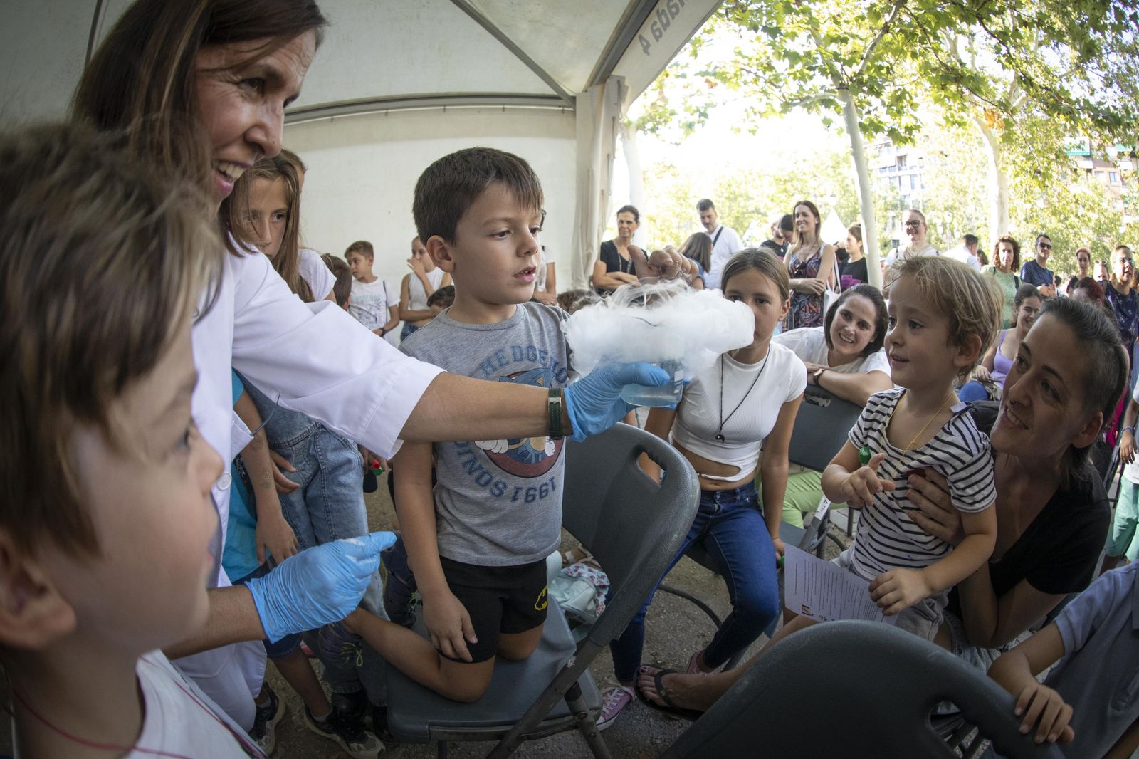 Así ha sido la Noche de los investigadores en Granada
