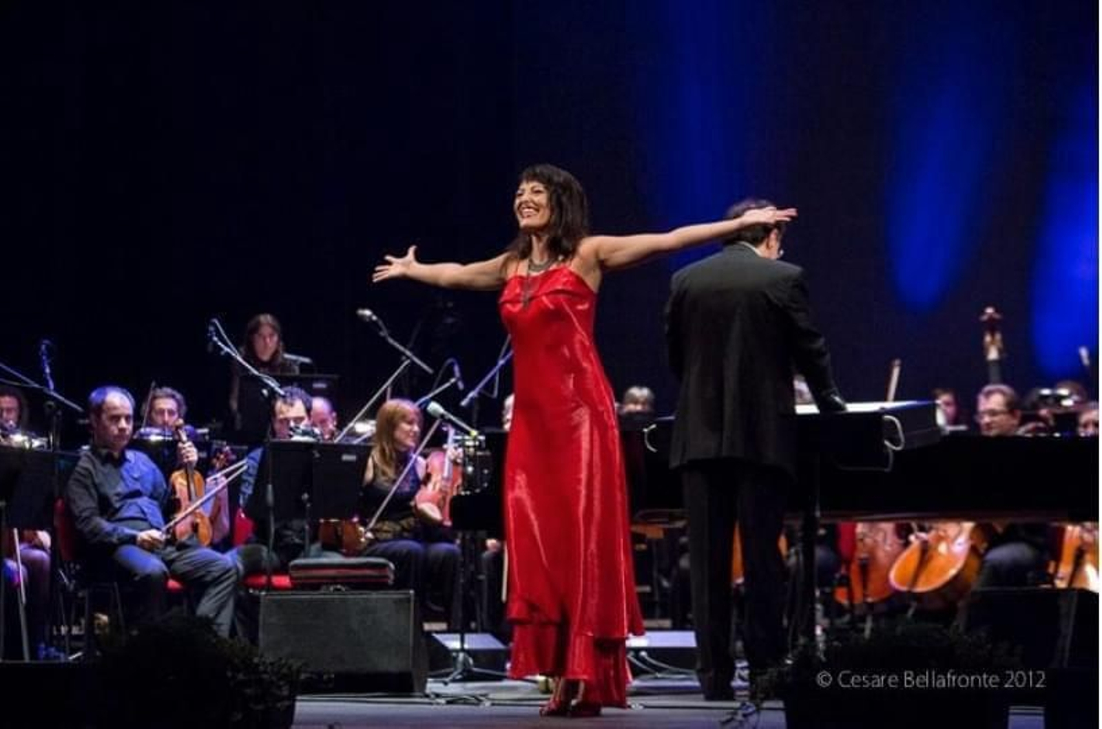Laura Furci, en el Teatro de Údine, con la Orquesta de Friuli.
