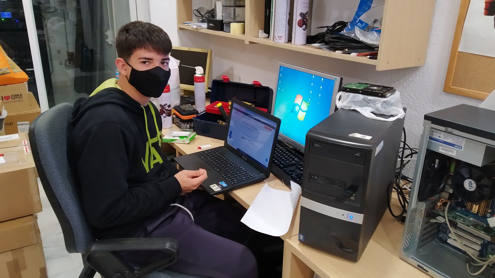 Costa de Granada: Almuñécar firma un convenio de formación Dual con los IES Puerta del Mar y La Zafra (Motril)