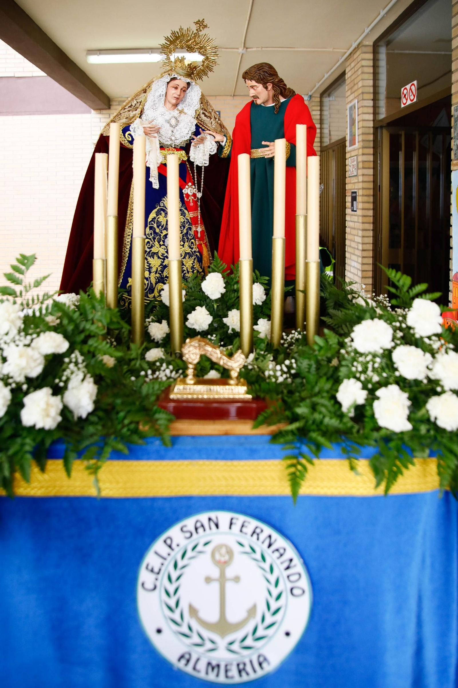 Las imágenes del CEIP San Fernando de El Zapillo de la ciudad de Almería en procesión en el viernes de dolores