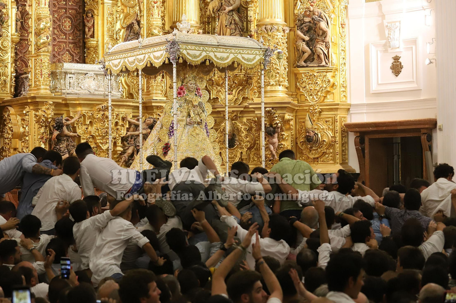 Imágenes del salto a la reja. Rocío 2019