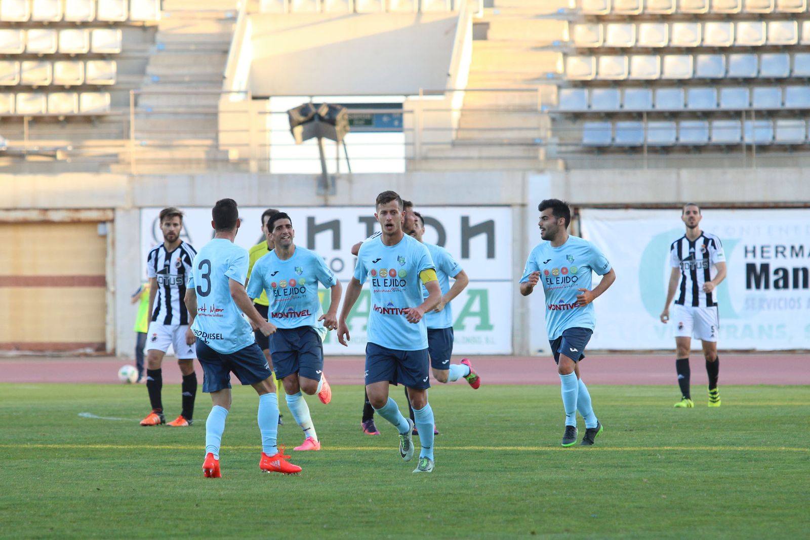 Fran Oller, con el brazalete de capitán, volverá a ser baja por segunda semana consecutiva.
