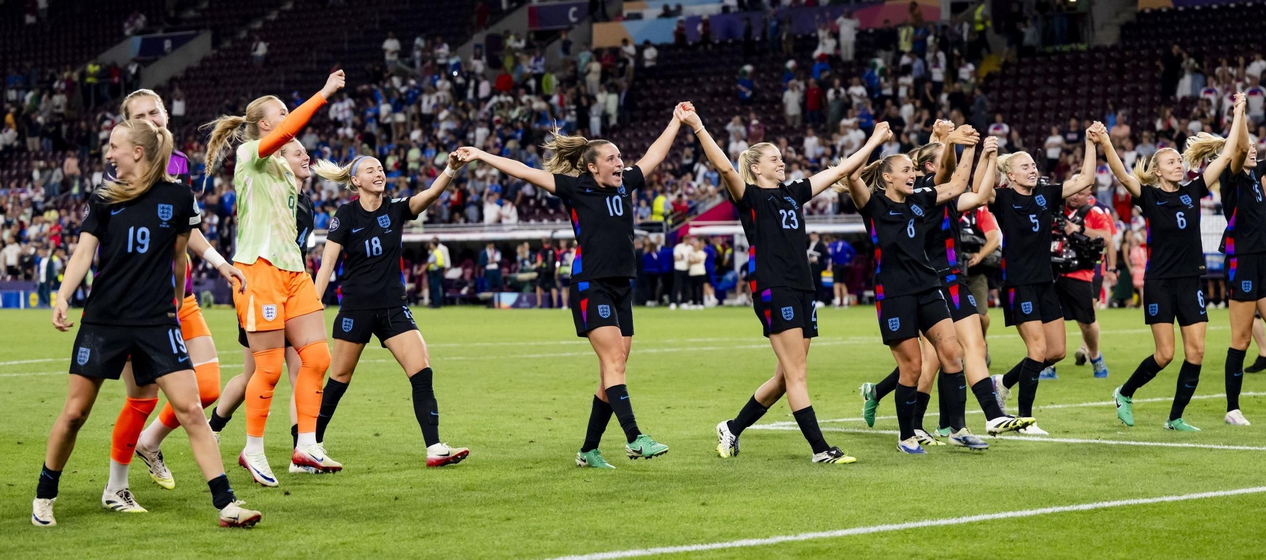 Las imágenes del Inglaterra-Italia en la Eurocopa femenina