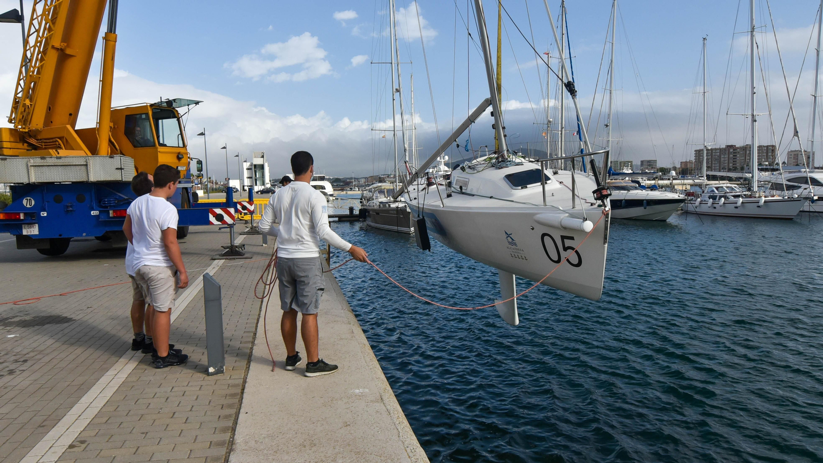 Fotos de los preparativos de la regata de vela J80 del Campeonato de España