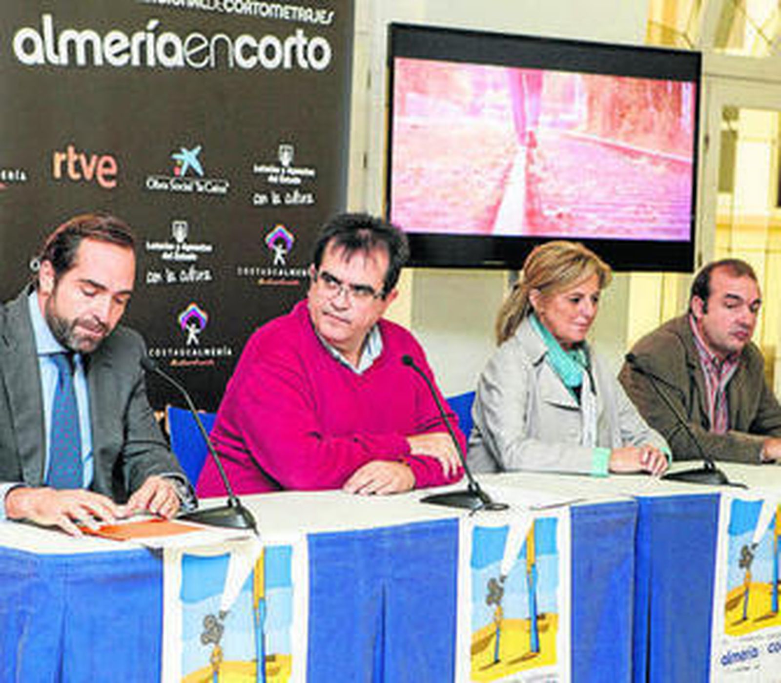 Presentación de parte de las actividades paralelas.